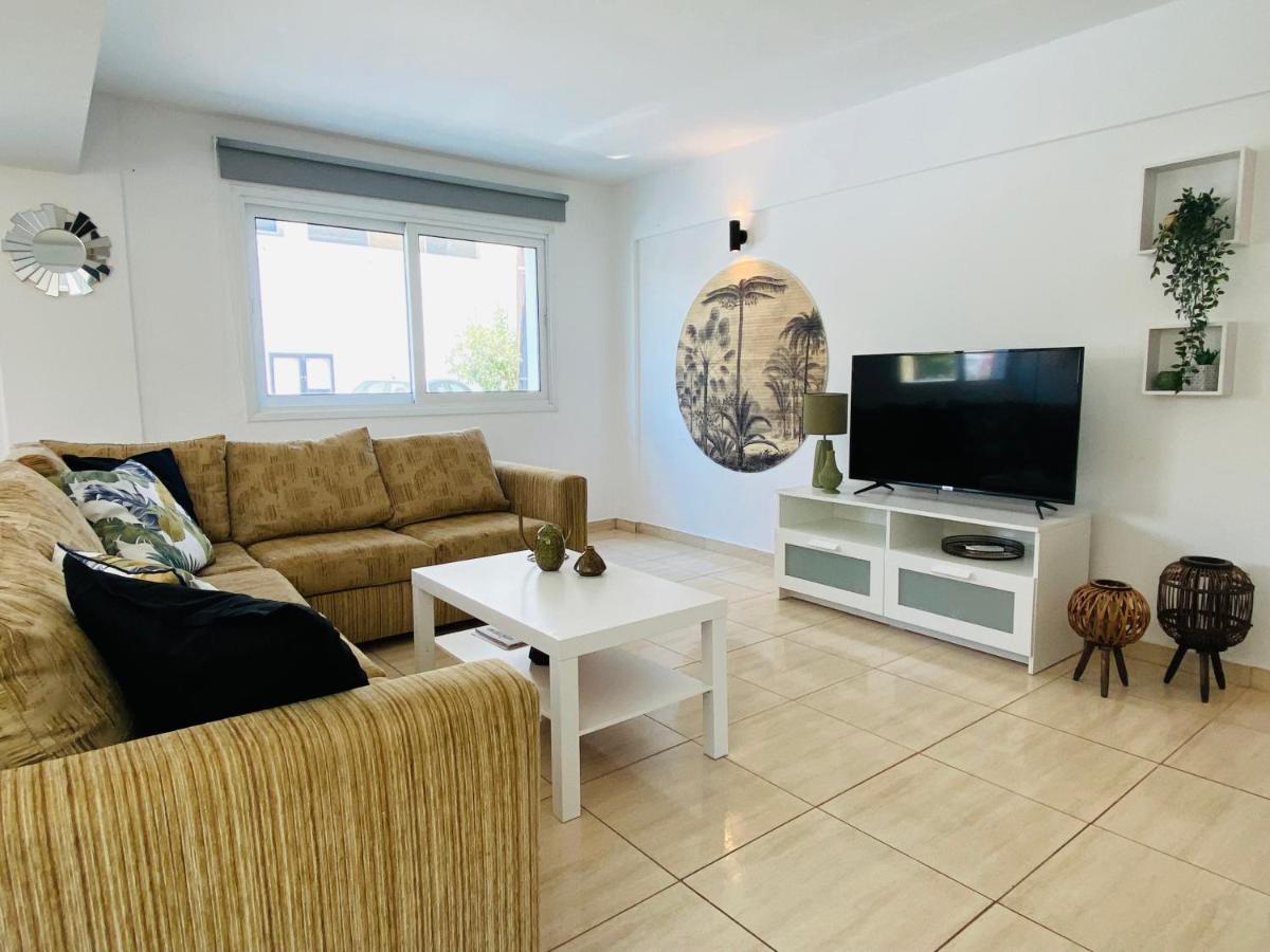 Serena'S 2-Br Apartment In Larnaca Bagian luar foto